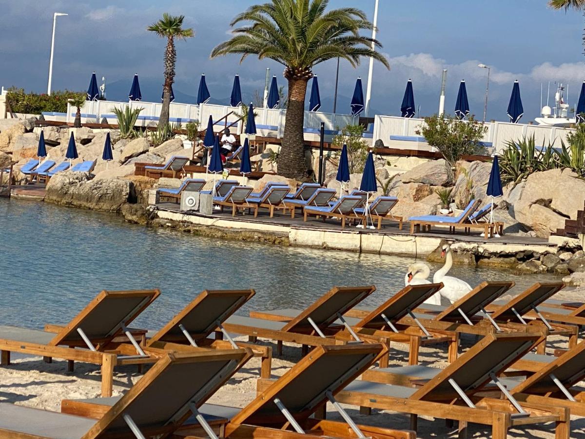Cannes Croisette &Palm Beach,Parking Exterior foto